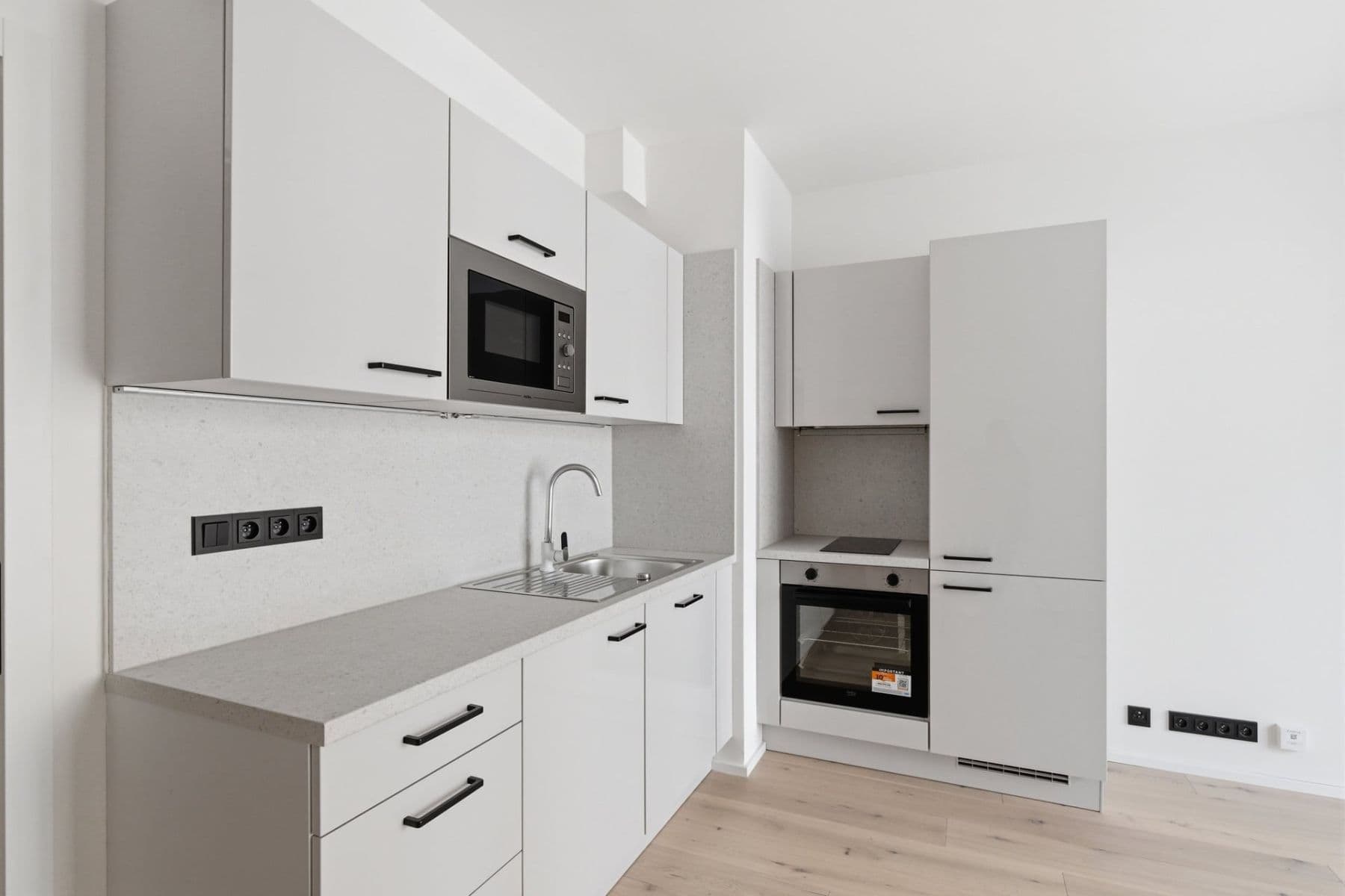 Pronájem bytu 1+kk 23 m², Krymská, Praha, Praha Pronájem bytu 1+kk 23 m², Krymská, Praha, Praha