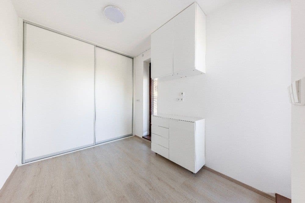 Prodej bytu 2+kk 36 m², Dragounská, Praha, Praha Prodej bytu 2+kk 36 m², Dragounská, Praha, Praha