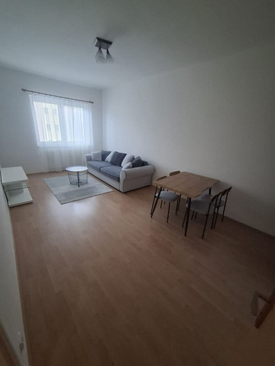 Pronájem bytu 2+kk 49 m², Sokolovská, Čelákovice, Středočeský kraj Pronájem bytu 2+kk 49 m², Sokolovská, Čelákovice, Středočeský kraj