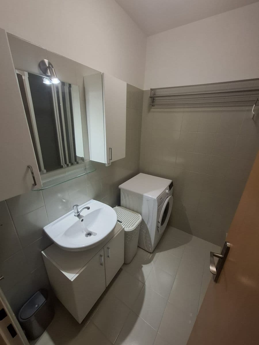 Pronájem bytu 2+kk 49 m², Sokolovská, Čelákovice, Středočeský kraj Pronájem bytu 2+kk 49 m², Sokolovská, Čelákovice, Středočeský kraj