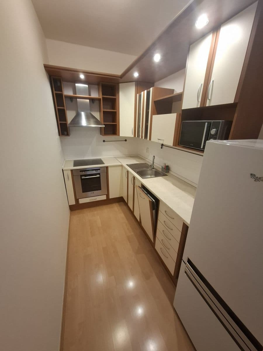 Pronájem bytu 2+kk 49 m², Sokolovská, Čelákovice, Středočeský kraj Pronájem bytu 2+kk 49 m², Sokolovská, Čelákovice, Středočeský kraj