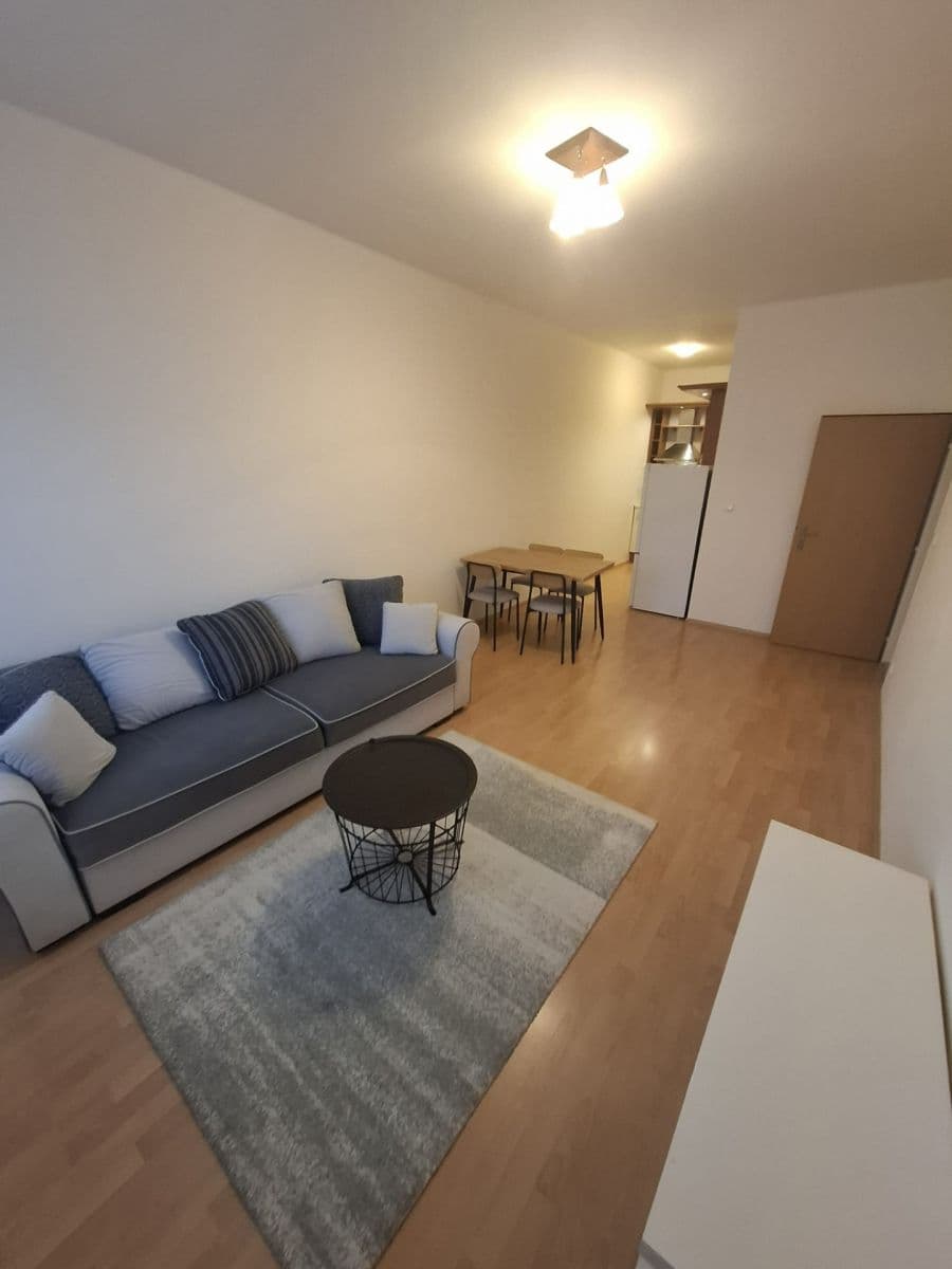 Pronájem bytu 2+kk 49 m², Sokolovská, Čelákovice, Středočeský kraj Pronájem bytu 2+kk 49 m², Sokolovská, Čelákovice, Středočeský kraj