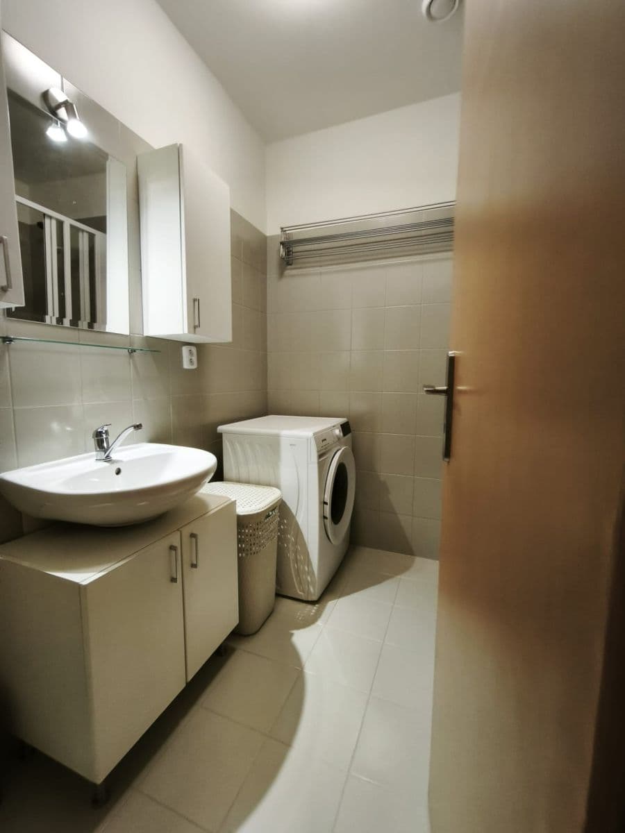 Pronájem bytu 2+kk 49 m², Sokolovská, Čelákovice, Středočeský kraj Pronájem bytu 2+kk 49 m², Sokolovská, Čelákovice, Středočeský kraj