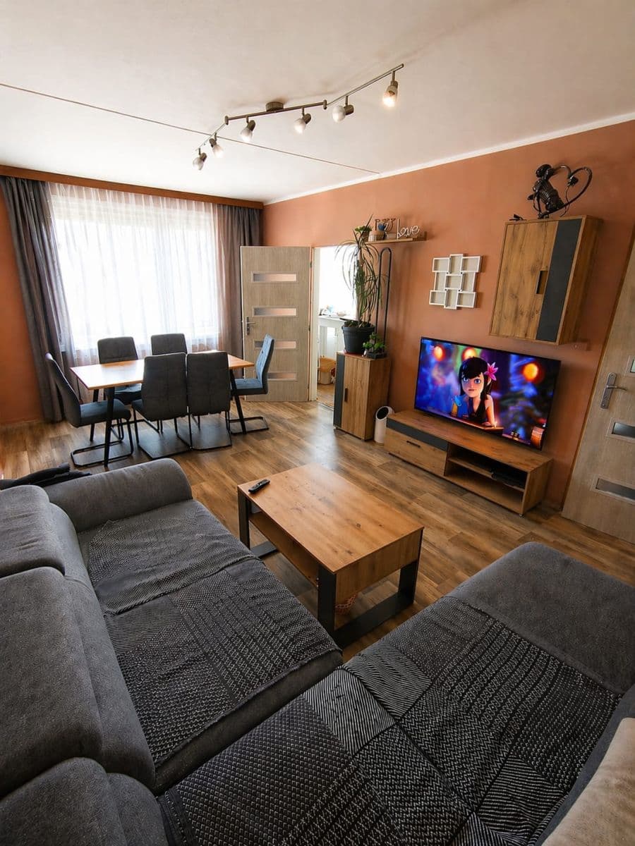 Prodej bytu 3+1 79 m², Bzenecká, Plzeň, Plzeňský kraj Prodej bytu 3+1 79 m², Bzenecká, Plzeň, Plzeňský kraj