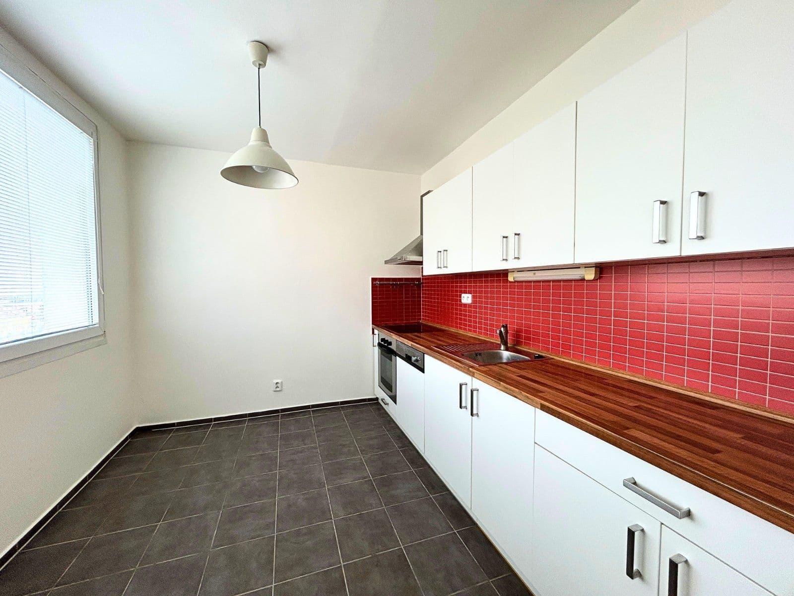 Pronájem bytu 3+1 71 m², 17. listopadu, Mladá Boleslav, Středočeský kraj Pronájem bytu 3+1 71 m², 17. listopadu, Mladá Boleslav, Středočeský kraj