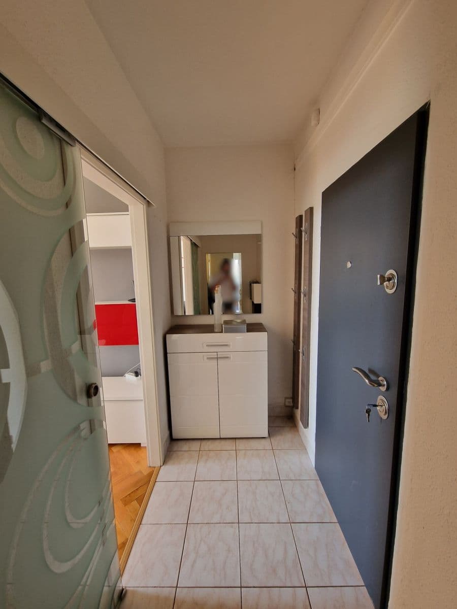 Pronájem bytu 3+1 74 m², Náves Svobody, Olomouc, Olomoucký kraj Pronájem bytu 3+1 74 m², Náves Svobody, Olomouc, Olomoucký kraj