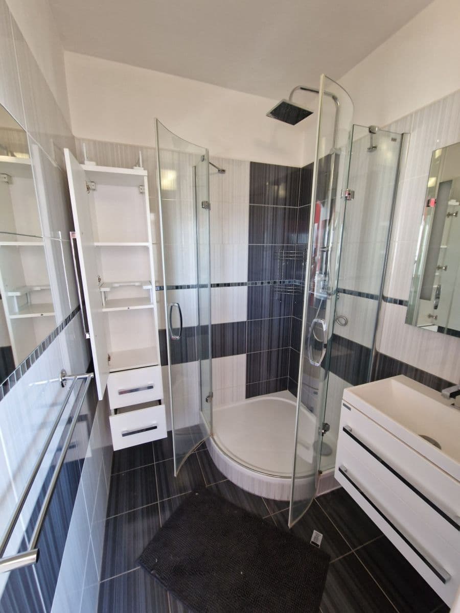 Pronájem bytu 3+1 74 m², Náves Svobody, Olomouc, Olomoucký kraj Pronájem bytu 3+1 74 m², Náves Svobody, Olomouc, Olomoucký kraj