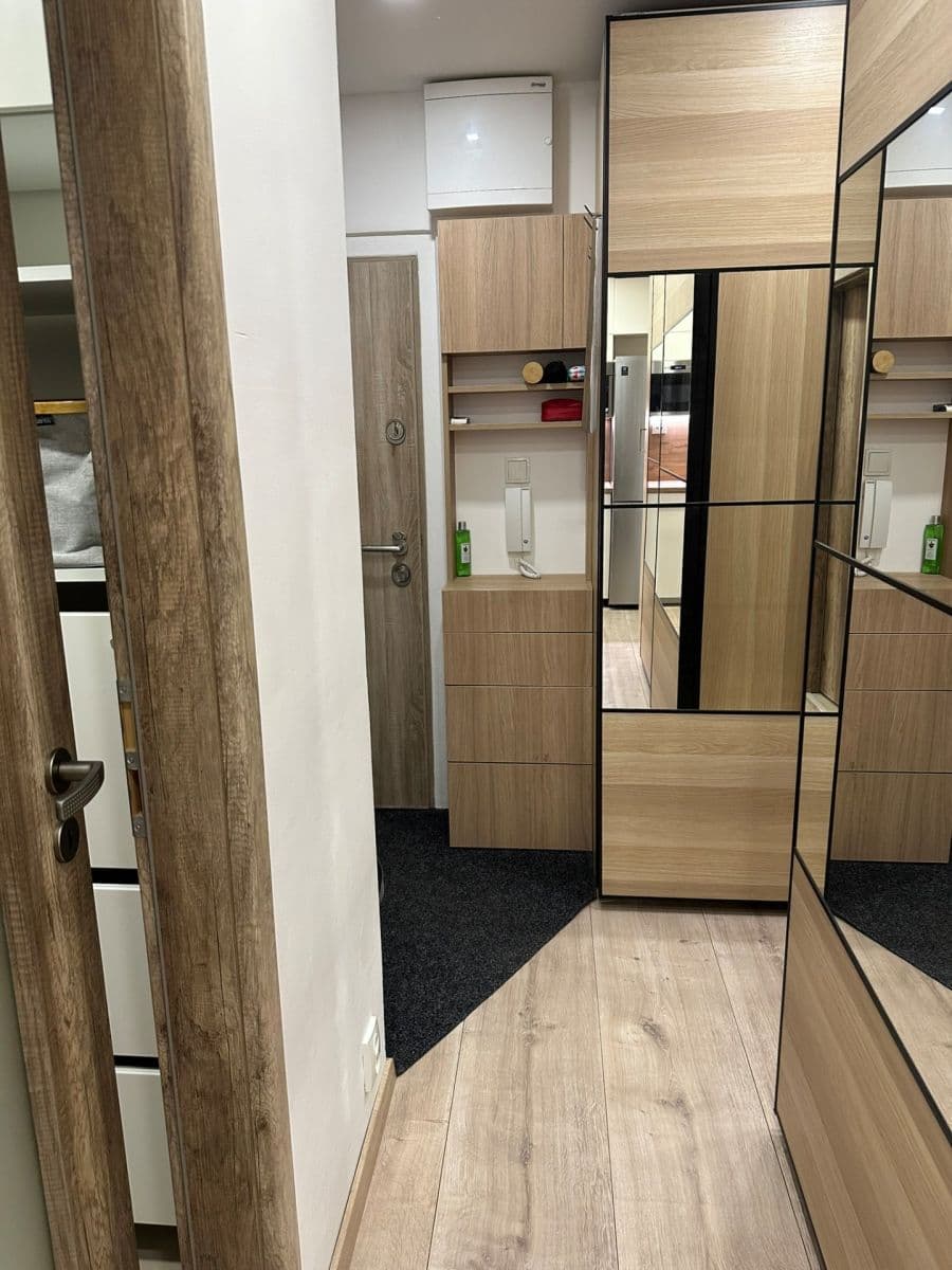 Prodej bytu 2+kk 50 m², Veronské náměstí, Praha, Praha Prodej bytu 2+kk 50 m², Veronské náměstí, Praha, Praha