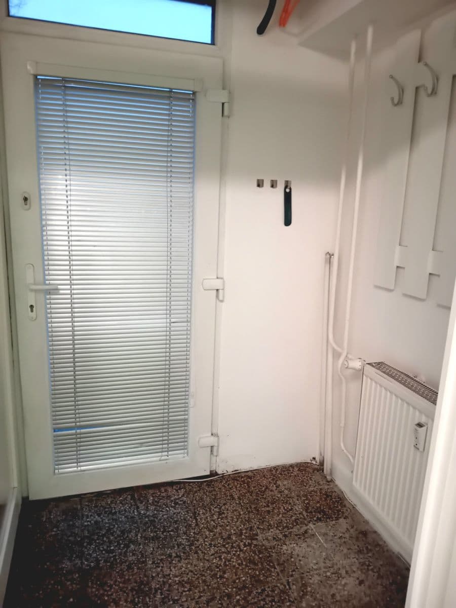 Pronájem nebytového prostoru 31 m², Sněženková, Praha, Praha Pronájem nebytového prostoru 31 m², Sněženková, Praha, Praha