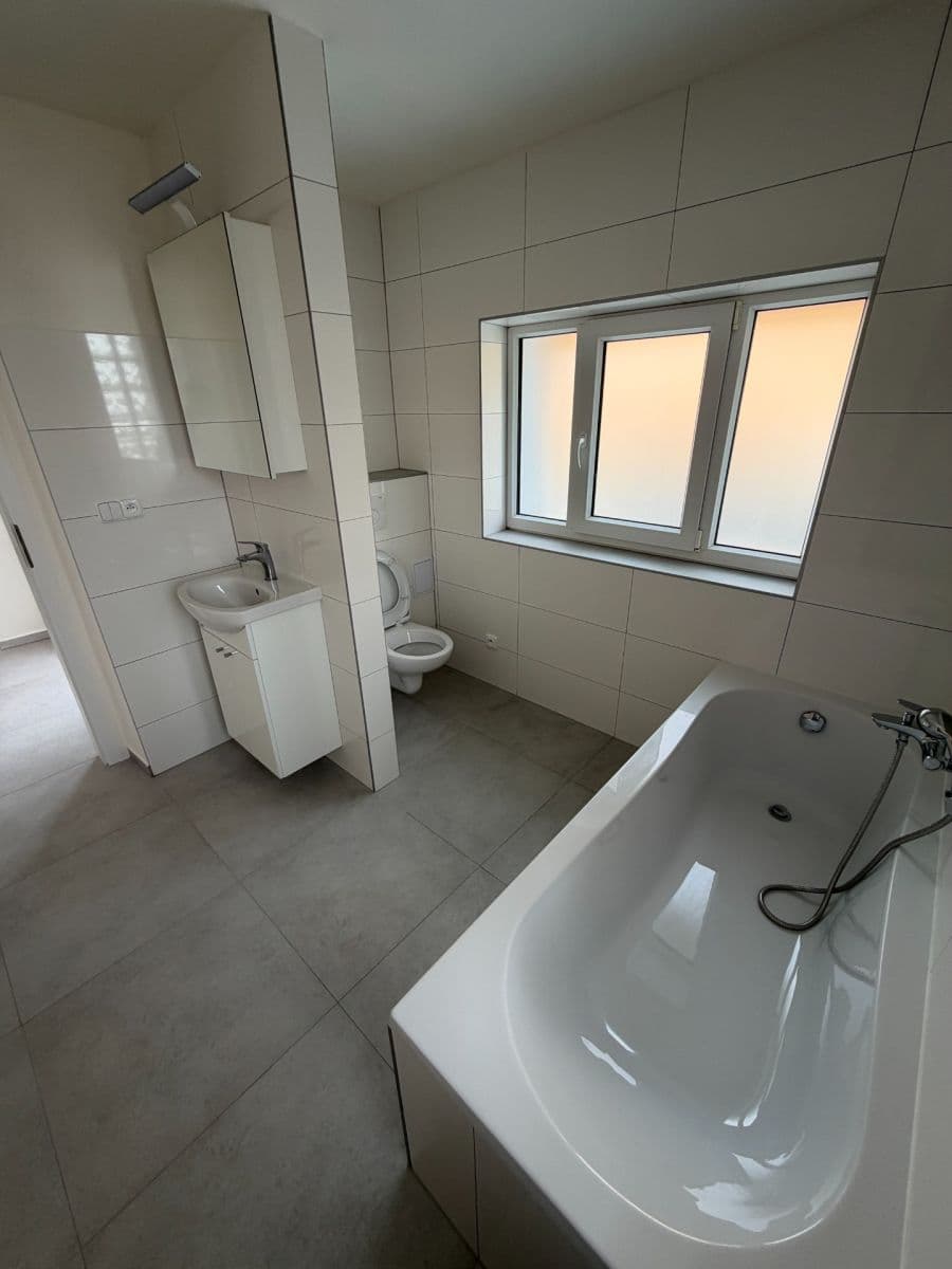 Pronájem bytu 3+kk 64 m², Pod Labuťkou, Praha, Praha Pronájem bytu 3+kk 64 m², Pod Labuťkou, Praha, Praha