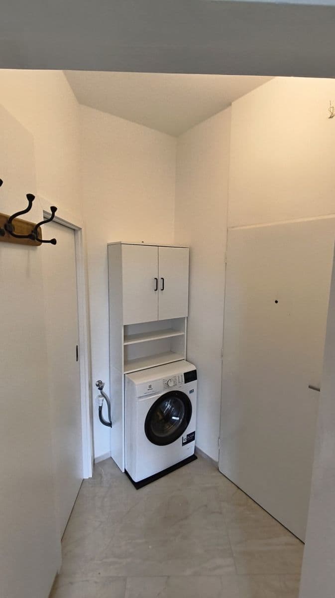 Pronájem bytu 1+kk 18 m², Závěrka, Praha, Praha Pronájem bytu 1+kk 18 m², Závěrka, Praha, Praha