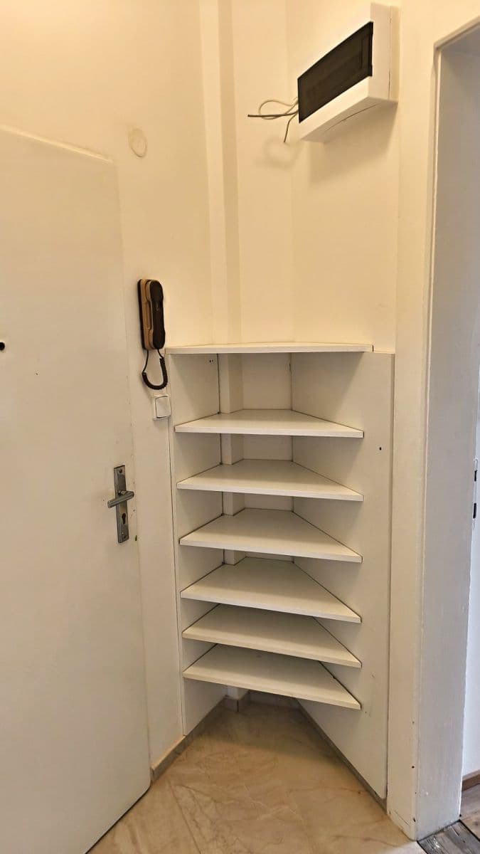 Pronájem bytu 1+kk 18 m², Závěrka, Praha, Praha Pronájem bytu 1+kk 18 m², Závěrka, Praha, Praha