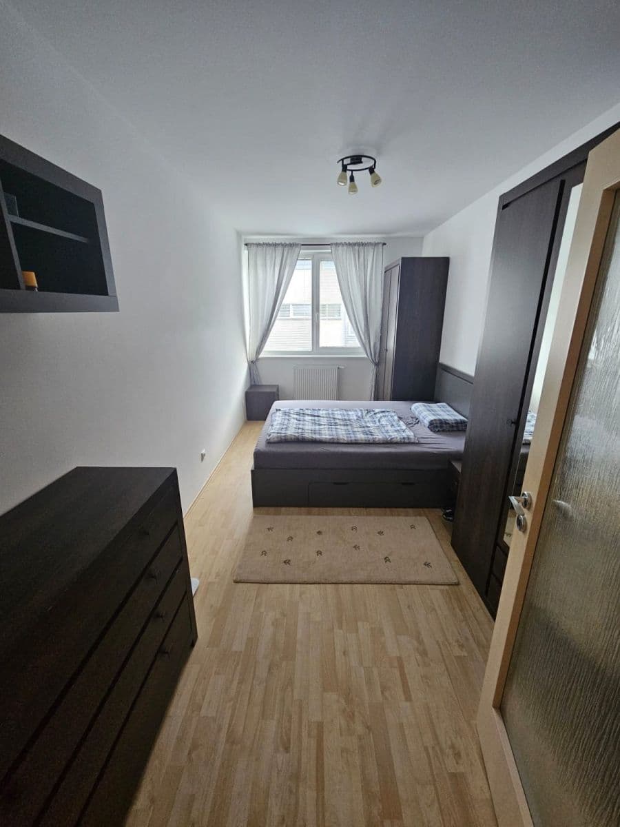 Pronájem bytu 2+kk 55 m², U Hostavického potoka, Praha, Praha Pronájem bytu 2+kk 55 m², U Hostavického potoka, Praha, Praha