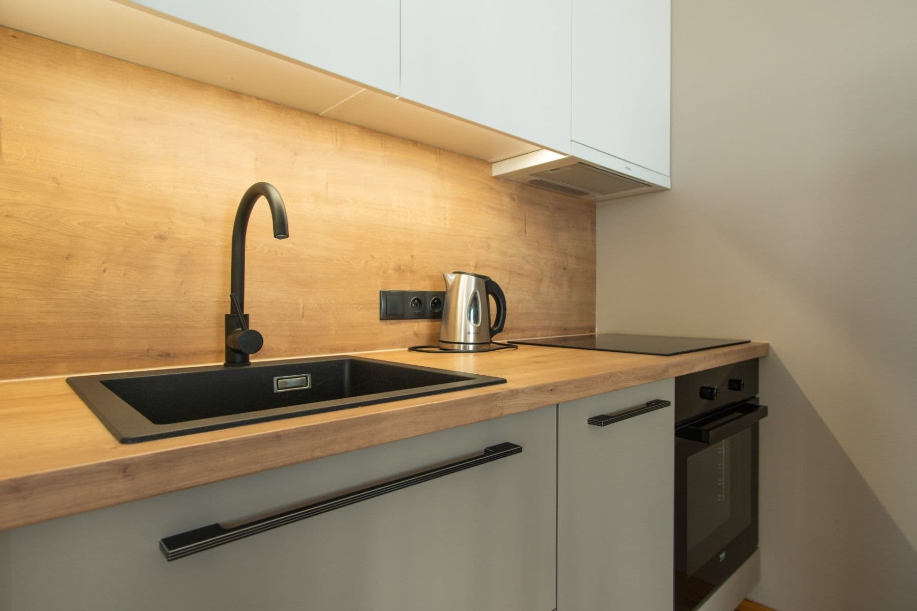 Pronájem bytu 1+kk 42 m², Argentinská, Praha, Praha Pronájem bytu 1+kk 42 m², Argentinská, Praha, Praha