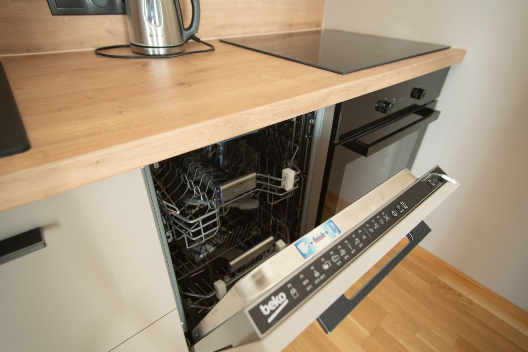 Pronájem bytu 1+kk 42 m², Argentinská, Praha, Praha Pronájem bytu 1+kk 42 m², Argentinská, Praha, Praha