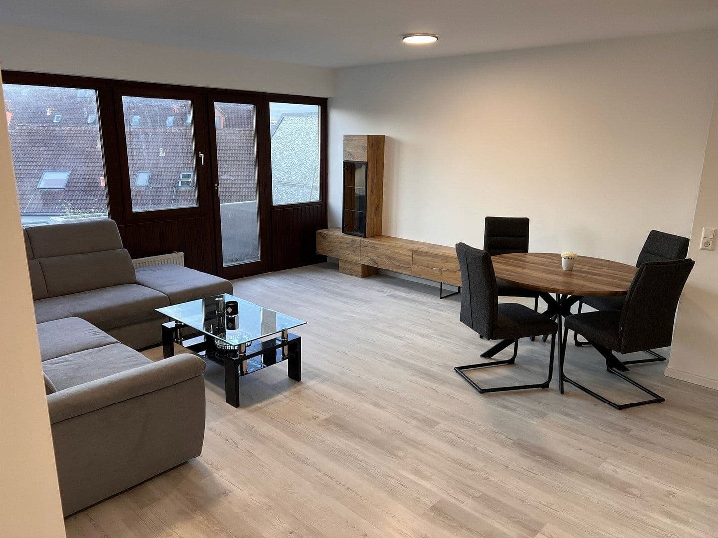 Pronájem bytu 2+1 54 m², Haeberlinstrasse 8, Stuttgart-Vaihingen, Bádensko-Württembersko Pronájem bytu 2+1 54 m², Haeberlinstrasse 8, Stuttgart-Vaihingen, Bádensko-Württembersko