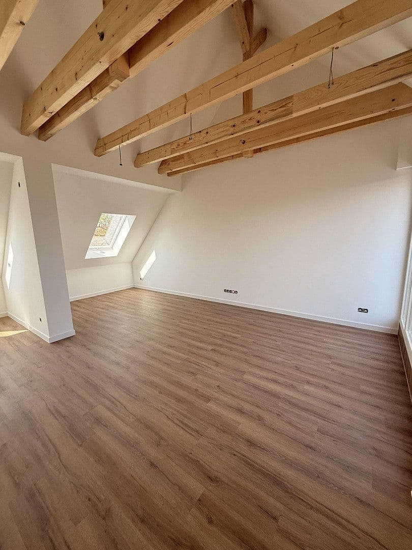 Pronájem bytu 3+1 75 m², Klingerplatz 4, Leipzig, Sasko Pronájem bytu 3+1 75 m², Klingerplatz 4, Leipzig, Sasko