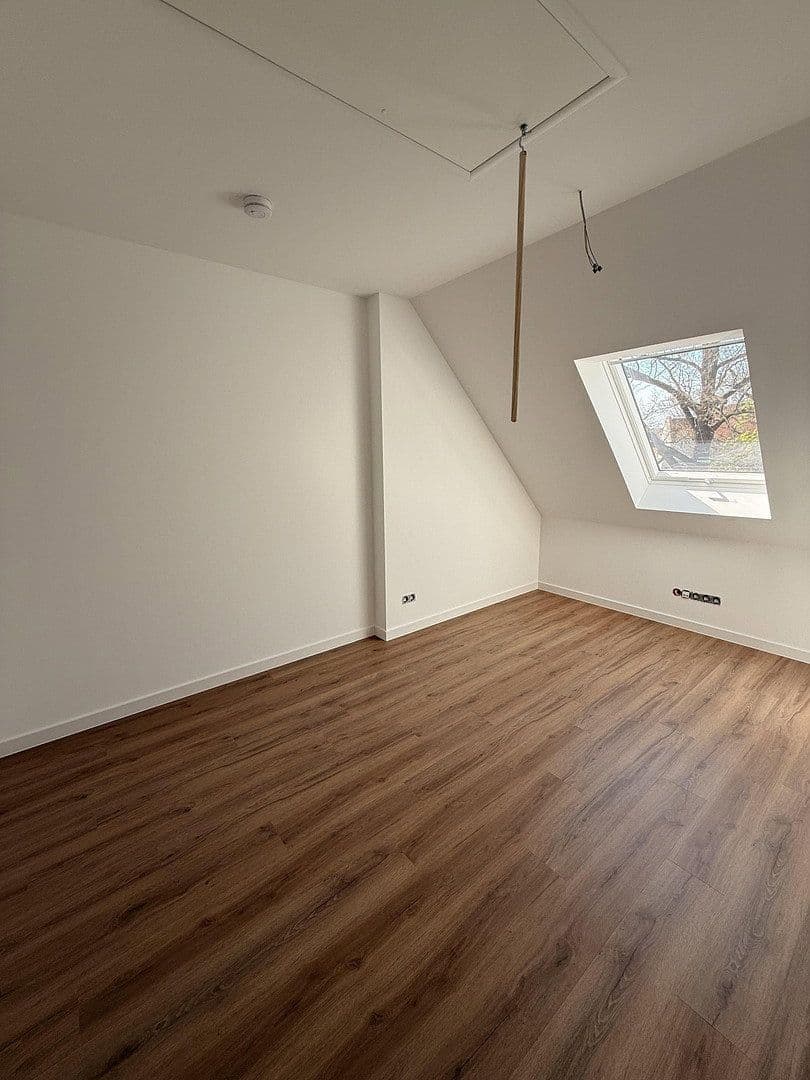 Pronájem bytu 3+1 75 m², Klingerplatz 4, Leipzig, Sasko Pronájem bytu 3+1 75 m², Klingerplatz 4, Leipzig, Sasko
