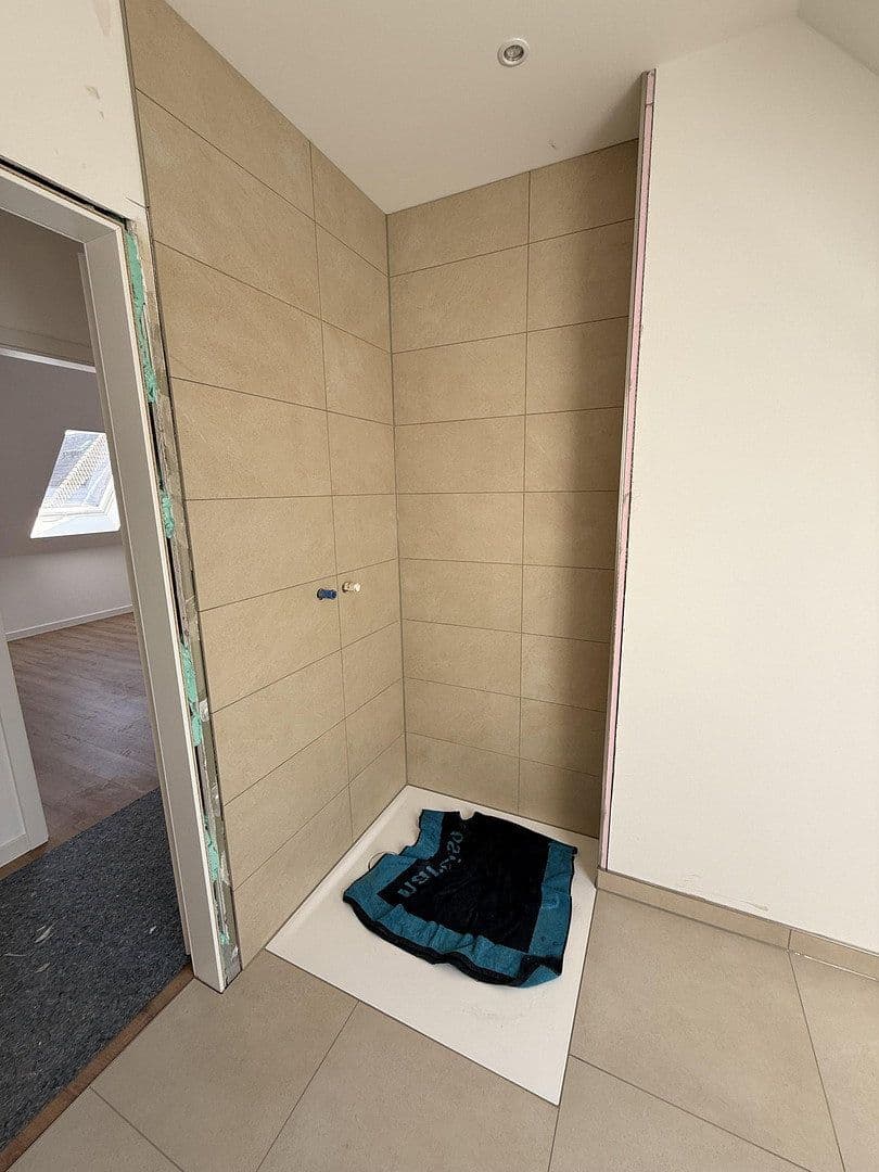 Pronájem bytu 3+1 75 m², Klingerplatz 4, Leipzig, Sasko Pronájem bytu 3+1 75 m², Klingerplatz 4, Leipzig, Sasko