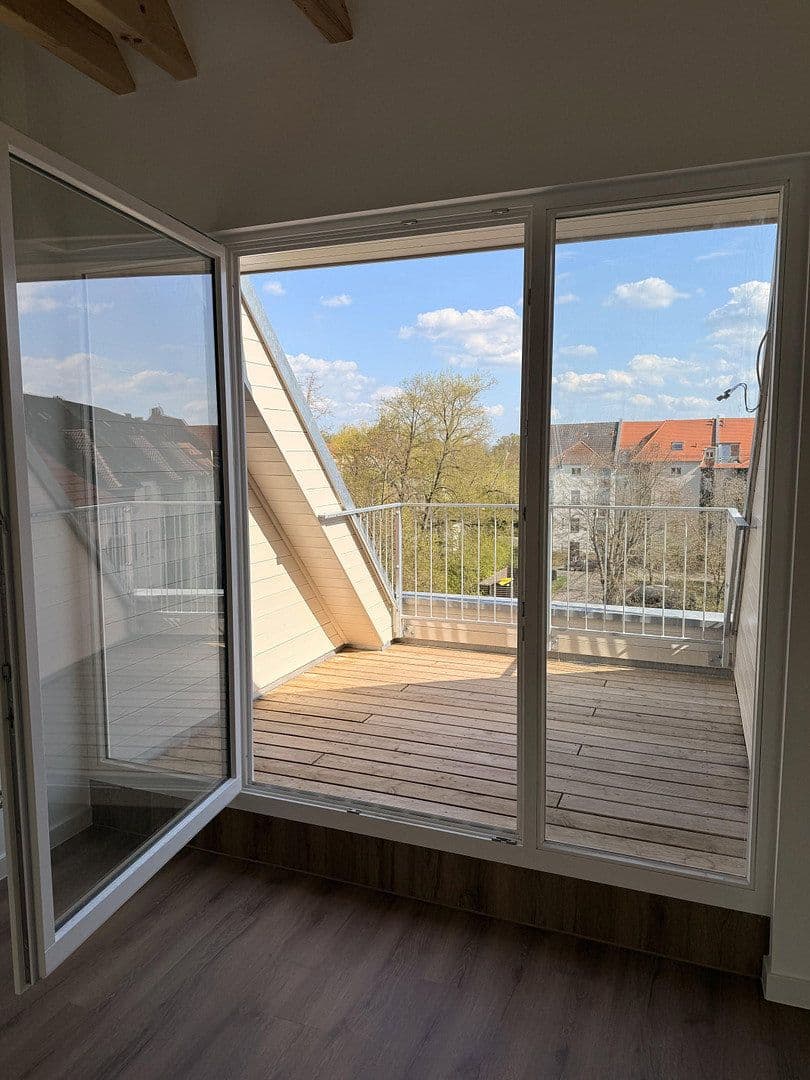 Pronájem bytu 3+1 75 m², Klingerplatz 4, Leipzig, Sasko Pronájem bytu 3+1 75 m², Klingerplatz 4, Leipzig, Sasko