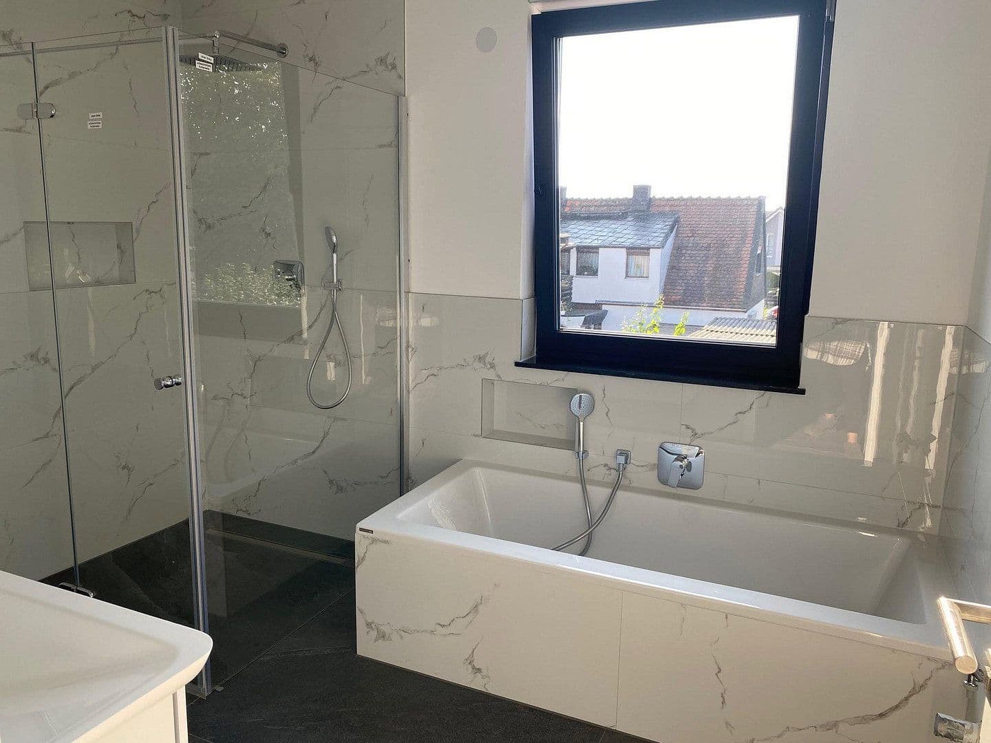 Pronájem domu 140 m², pozemek 300 m², Kassel, Hessen Pronájem domu 140 m², pozemek 300 m², Kassel, Hessen