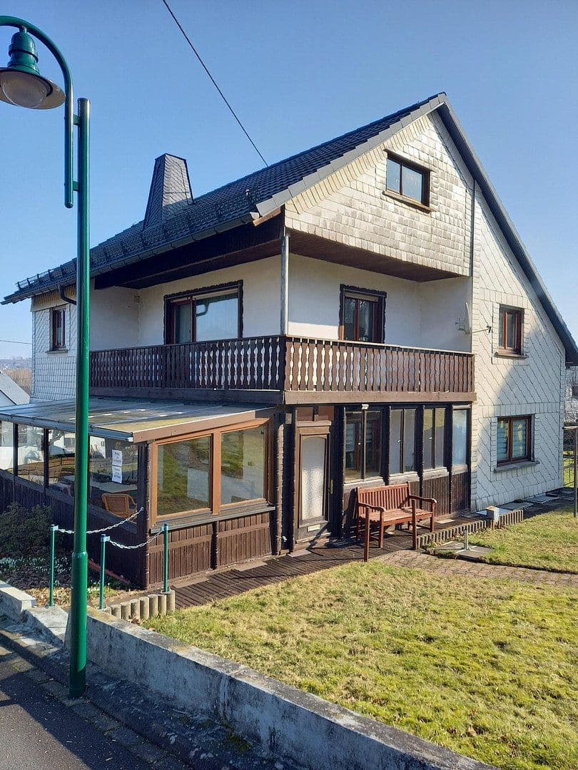 Prodej domu 166 m², pozemek 590 m², Neustadt/ Westerwald, Porýní-Falc Prodej domu 166 m², pozemek 590 m², Neustadt/ Westerwald, Porýní-Falc