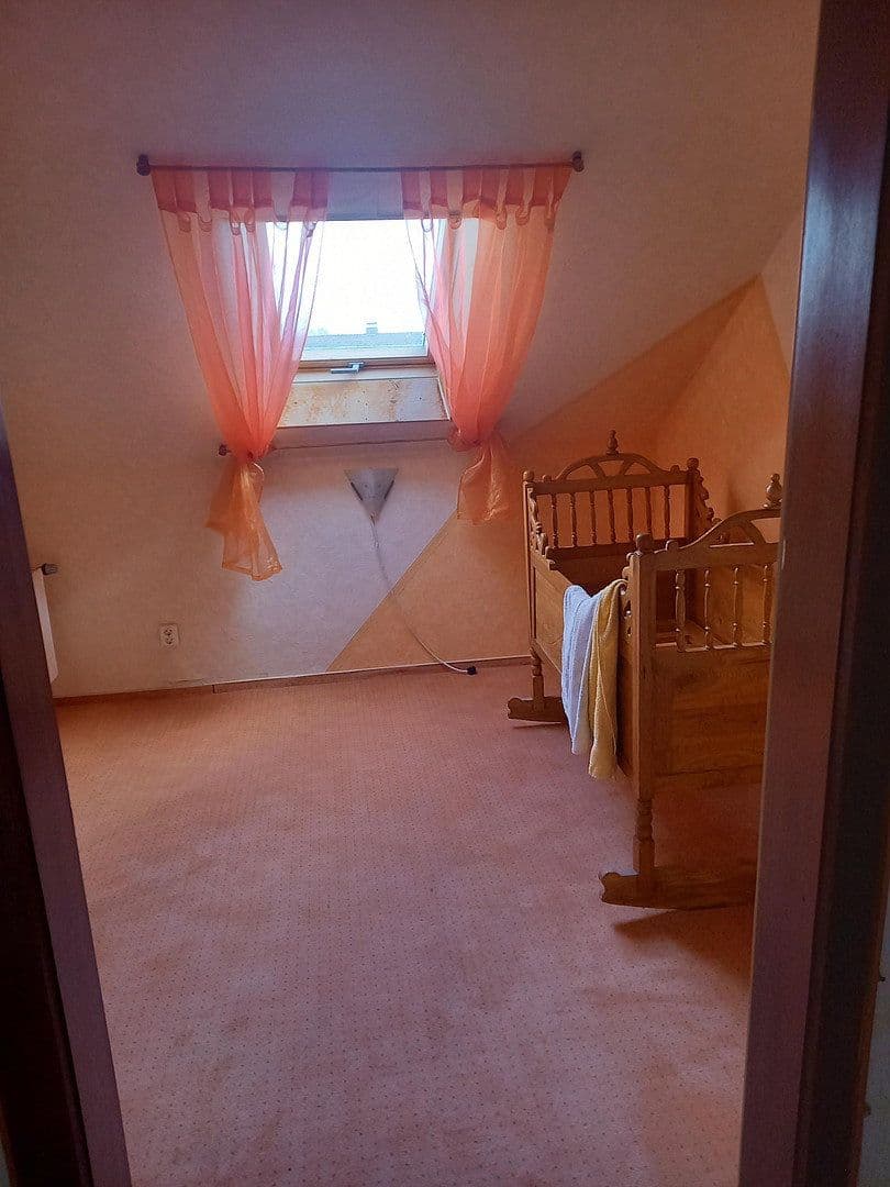 Prodej domu 166 m², pozemek 590 m², Neustadt/ Westerwald, Porýní-Falc Prodej domu 166 m², pozemek 590 m², Neustadt/ Westerwald, Porýní-Falc