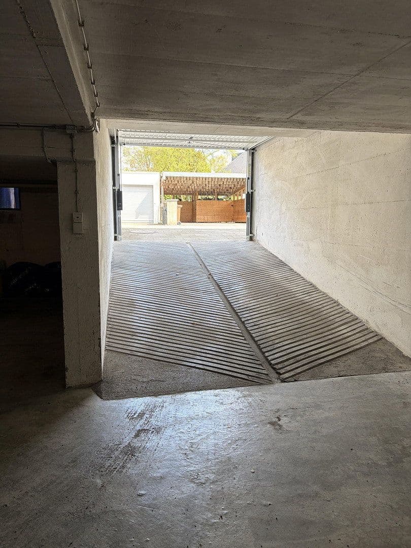 Pronájem bytu 3+1 78 m², Altmühlstraße, München, Bavorsko Pronájem bytu 3+1 78 m², Altmühlstraße, München, Bavorsko