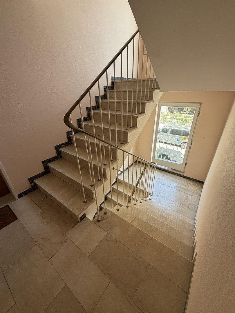 Pronájem bytu 3+1 78 m², Altmühlstraße, München, Bavorsko Pronájem bytu 3+1 78 m², Altmühlstraße, München, Bavorsko