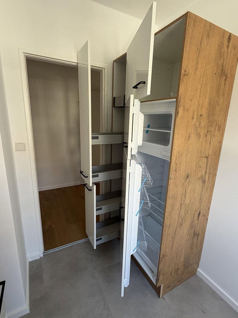 Pronájem bytu 3+1 78 m², Altmühlstraße, München, Bavorsko Pronájem bytu 3+1 78 m², Altmühlstraße, München, Bavorsko