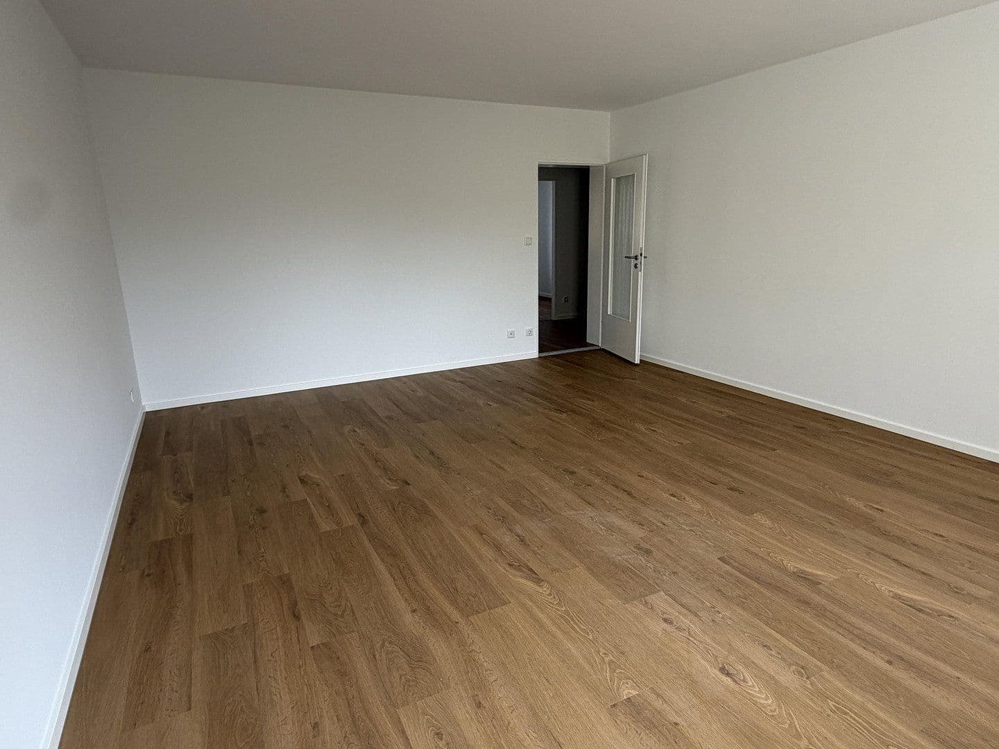 Pronájem bytu 3+1 78 m², Altmühlstraße, München, Bavorsko Pronájem bytu 3+1 78 m², Altmühlstraße, München, Bavorsko