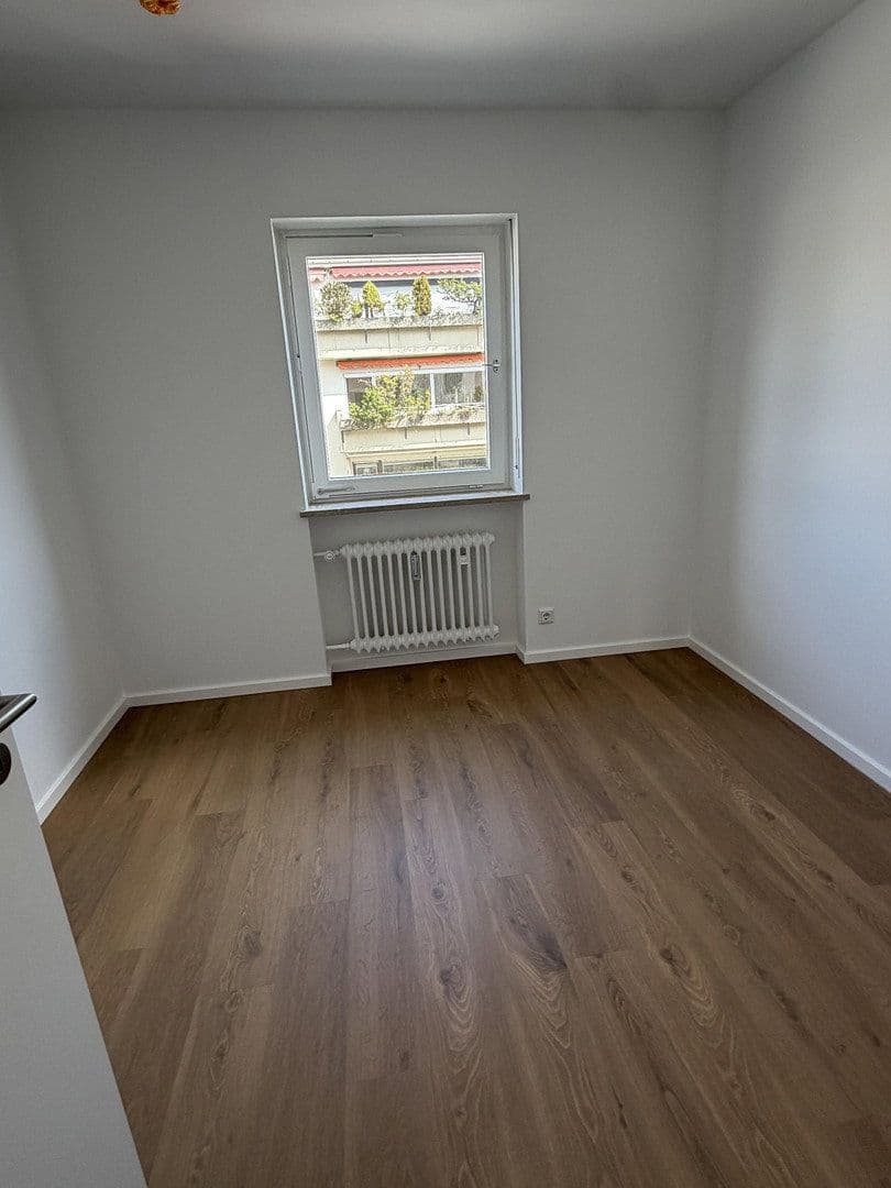 Pronájem bytu 3+1 78 m², Altmühlstraße, München, Bavorsko Pronájem bytu 3+1 78 m², Altmühlstraße, München, Bavorsko