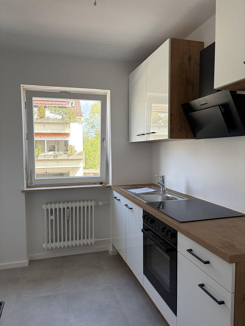 Pronájem bytu 3+1 78 m², Altmühlstraße, München, Bavorsko Pronájem bytu 3+1 78 m², Altmühlstraße, München, Bavorsko