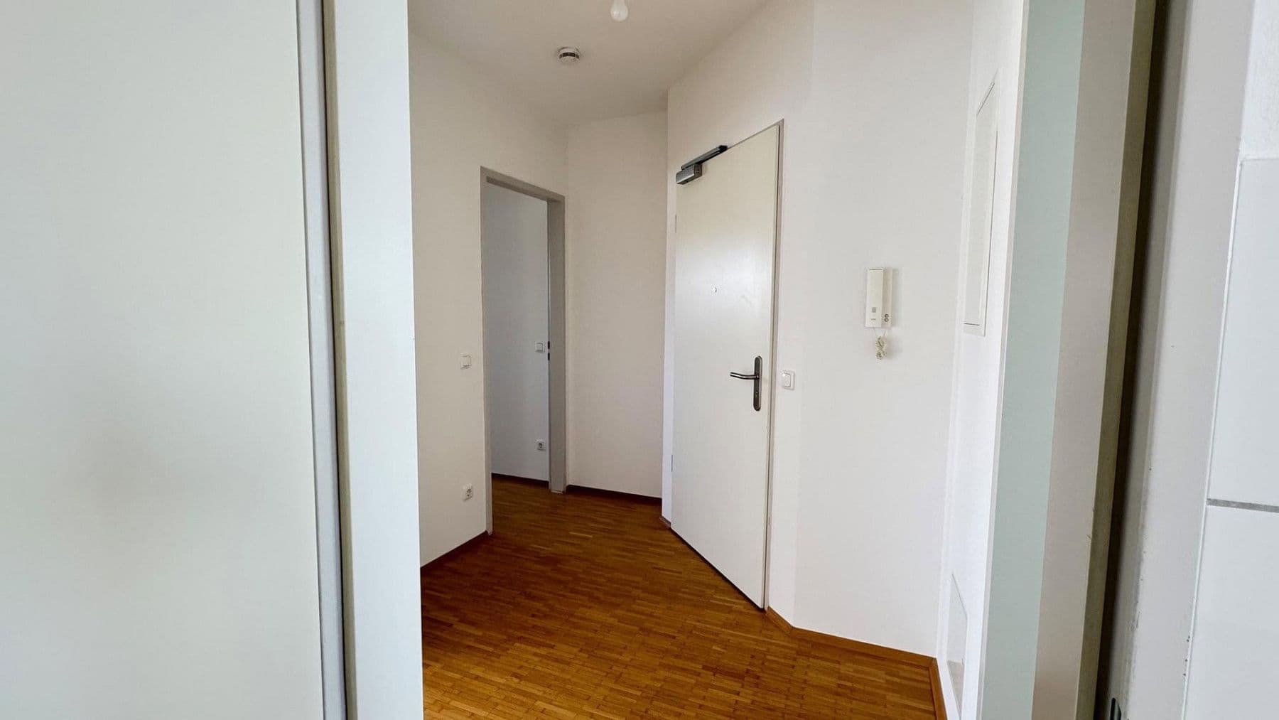 Pronájem bytu 2+1 58 m², Naupliastraße 9, München, Bavorsko Pronájem bytu 2+1 58 m², Naupliastraße 9, München, Bavorsko