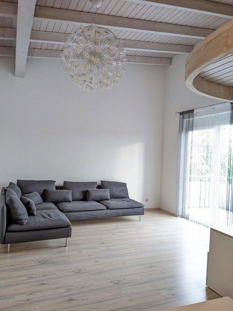 Pronájem bytu 3+1 80 m², Untereisesheim, Bádensko-Württembersko Pronájem bytu 3+1 80 m², Untereisesheim, Bádensko-Württembersko