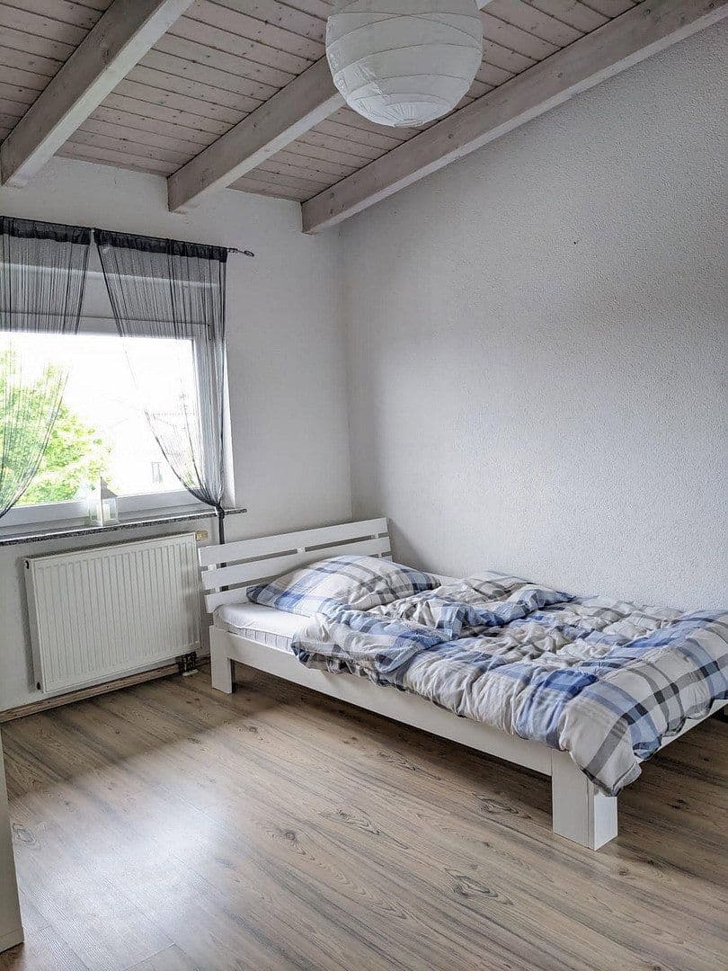 Pronájem bytu 3+1 80 m², Untereisesheim, Bádensko-Württembersko Pronájem bytu 3+1 80 m², Untereisesheim, Bádensko-Württembersko