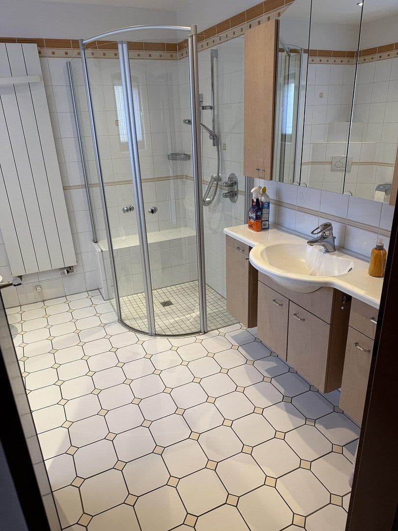 Prodej domu 211 m², pozemek 939 m², Großenkneten, Dolní Sasko Prodej domu 211 m², pozemek 939 m², Großenkneten, Dolní Sasko