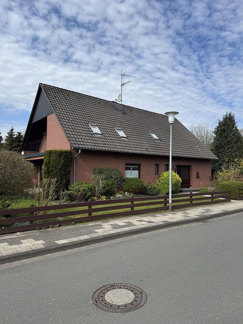 Prodej domu 211 m², pozemek 939 m², Großenkneten, Dolní Sasko Prodej domu 211 m², pozemek 939 m², Großenkneten, Dolní Sasko