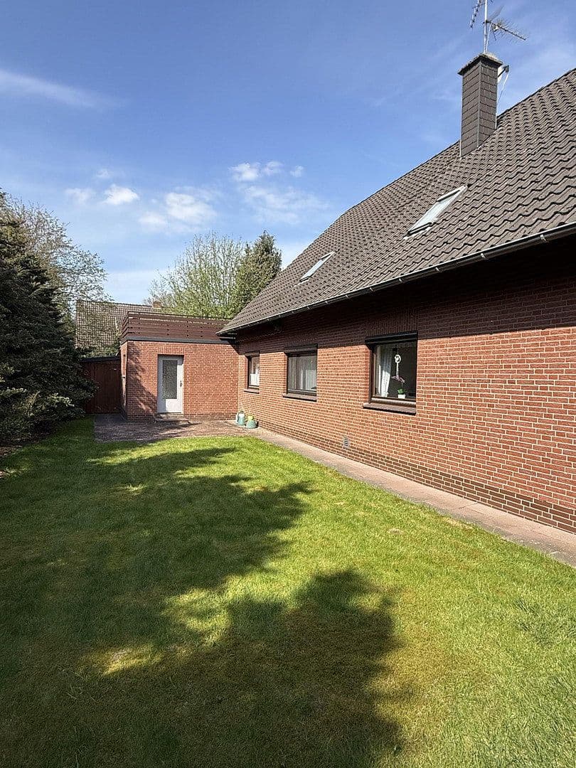 Prodej domu 211 m², pozemek 939 m², Großenkneten, Dolní Sasko Prodej domu 211 m², pozemek 939 m², Großenkneten, Dolní Sasko