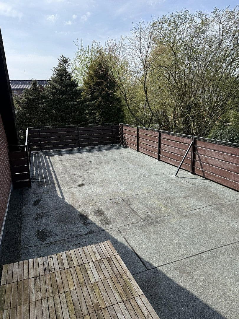 Prodej domu 211 m², pozemek 939 m², Großenkneten, Dolní Sasko Prodej domu 211 m², pozemek 939 m², Großenkneten, Dolní Sasko