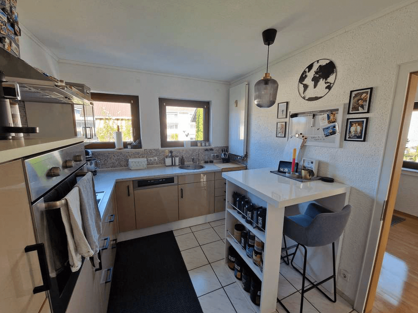 Prodej bytu 5+1 91 m², Weißenthurm, Porýní-Falc Prodej bytu 5+1 91 m², Weißenthurm, Porýní-Falc