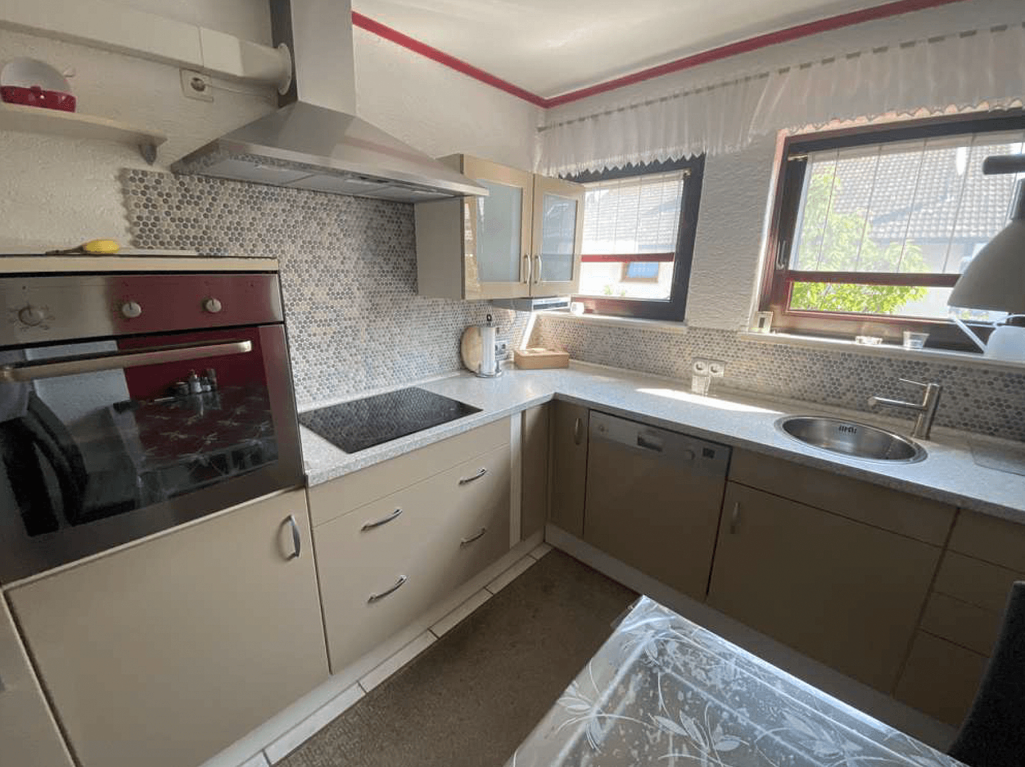 Prodej bytu 5+1 91 m², Weißenthurm, Porýní-Falc Prodej bytu 5+1 91 m², Weißenthurm, Porýní-Falc