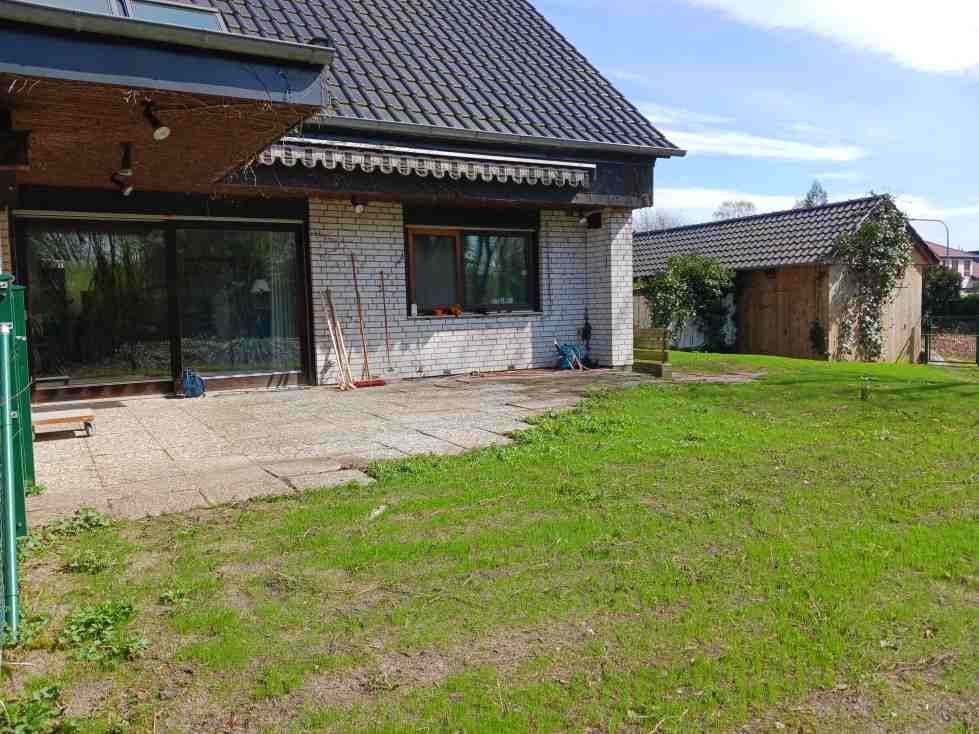 Prodej domu 209 m², pozemek 1.041 m², Tischlerstraße 7, Gifhorn, Dolní Sasko Prodej domu 209 m², pozemek 1.041 m², Tischlerstraße 7, Gifhorn, Dolní Sasko