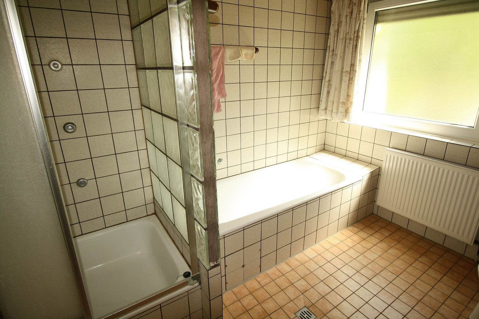 Prodej domu 209 m², pozemek 1.041 m², Tischlerstraße 7, Gifhorn, Dolní Sasko Prodej domu 209 m², pozemek 1.041 m², Tischlerstraße 7, Gifhorn, Dolní Sasko