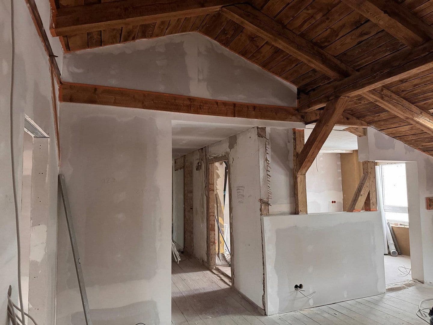 Pronájem bytu 4+1 110 m², Bahnhofstraße 22, Schönebeck (Elbe), Sasko-Anhaltsko Pronájem bytu 4+1 110 m², Bahnhofstraße 22, Schönebeck (Elbe), Sasko-Anhaltsko