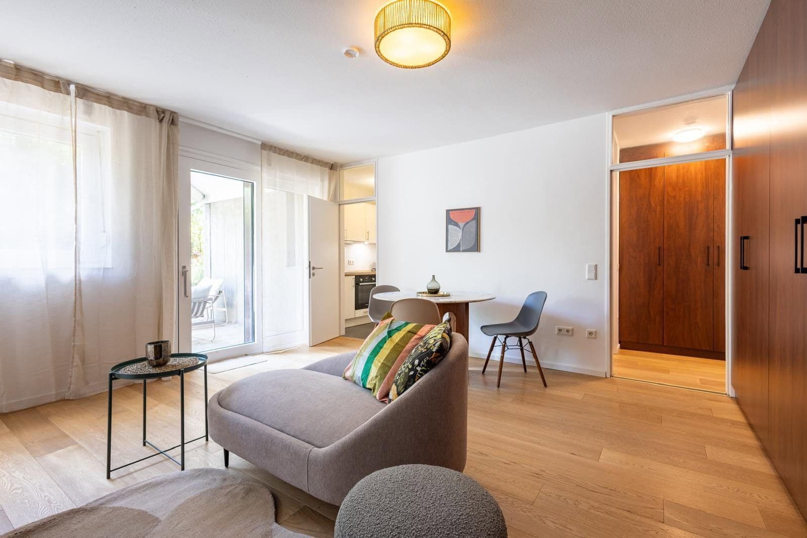 Pronájem bytu 2+1 50 m², Johann-Fichte-Str.11, München, Bavorsko Pronájem bytu 2+1 50 m², Johann-Fichte-Str.11, München, Bavorsko