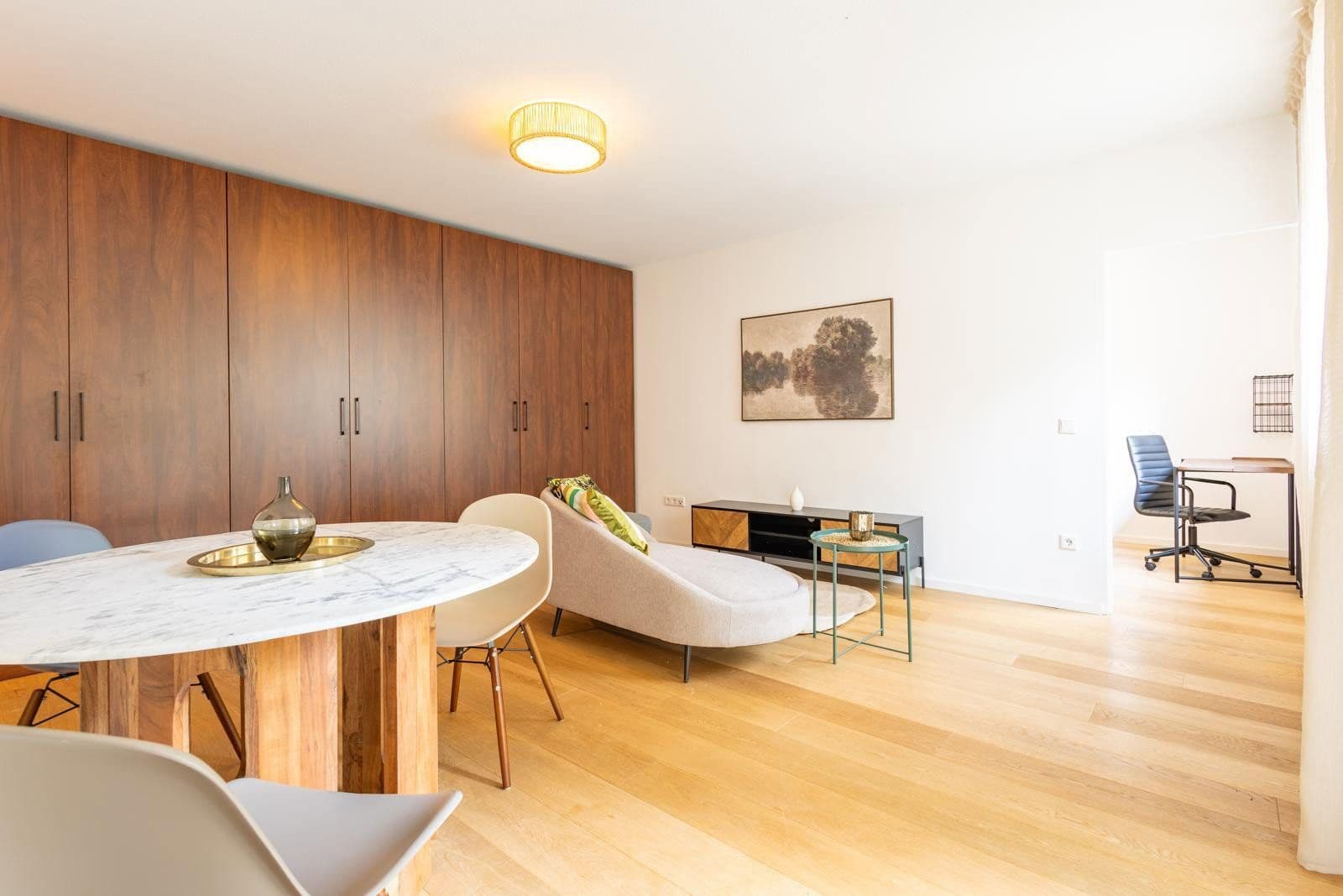 Pronájem bytu 2+1 50 m², Johann-Fichte-Str.11, München, Bavorsko Pronájem bytu 2+1 50 m², Johann-Fichte-Str.11, München, Bavorsko