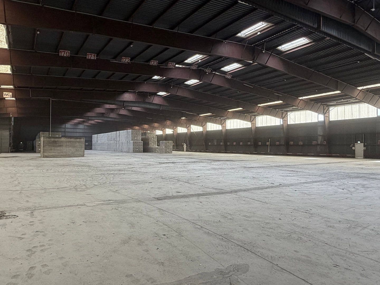 Pronájem nebytového prostoru 6.000 m², Stockerau, Dolní Rakousko Pronájem nebytového prostoru 6.000 m², Stockerau, Dolní Rakousko