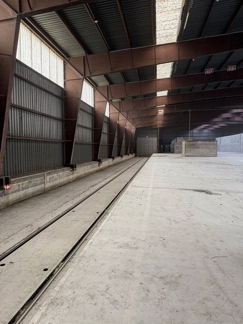 Pronájem nebytového prostoru 6.000 m², Stockerau, Dolní Rakousko Pronájem nebytového prostoru 6.000 m², Stockerau, Dolní Rakousko