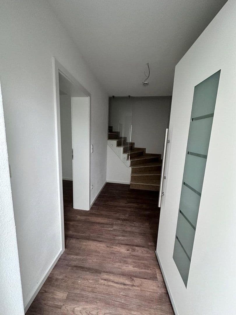 Pronájem bytu 4+1 99 m², Max-von-Müller-Str. 8, Rottenburg a. d. Laaber, Bavorsko Pronájem bytu 4+1 99 m², Max-von-Müller-Str. 8, Rottenburg a. d. Laaber, Bavorsko